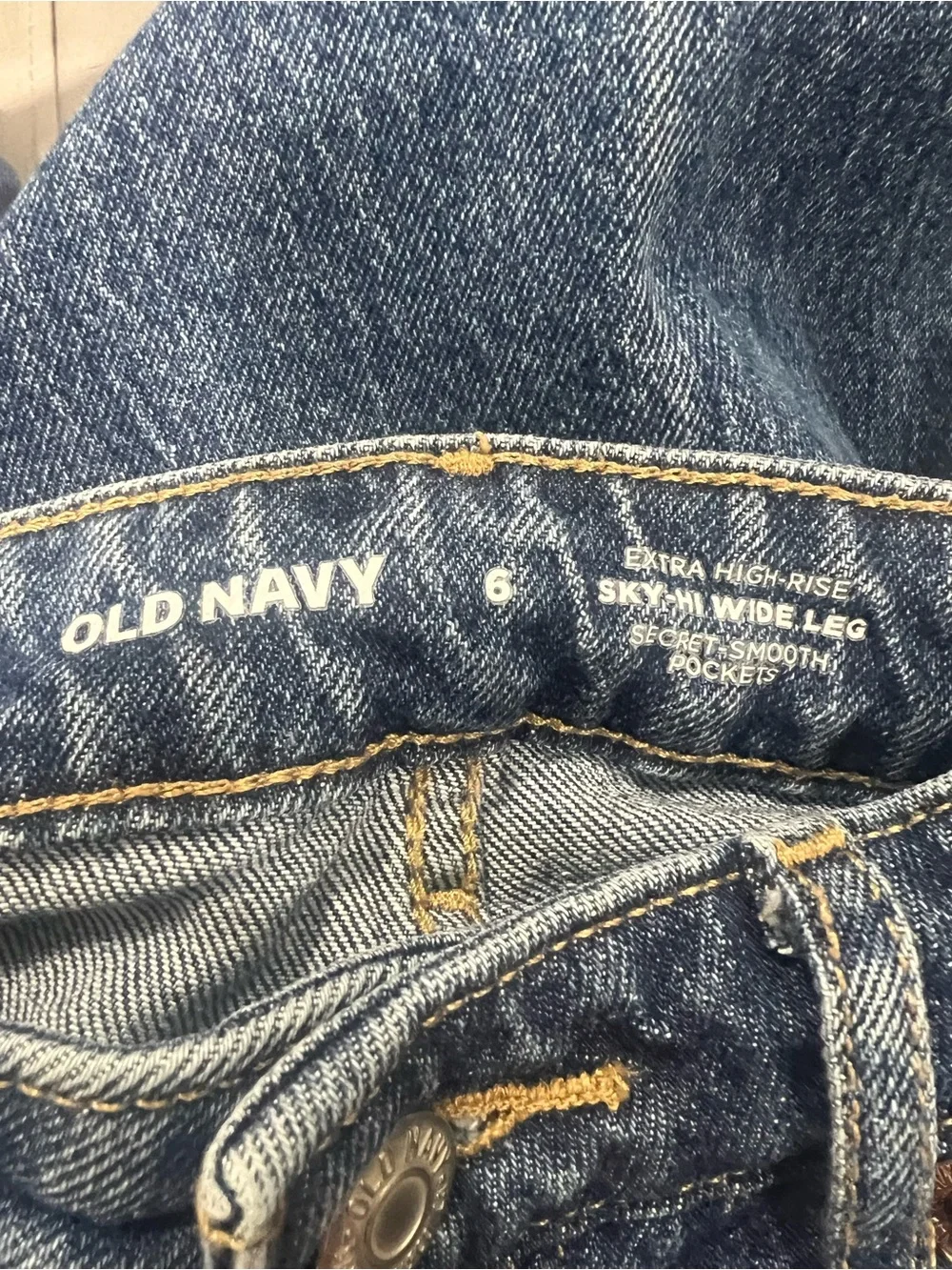 Old Navy Extra High-Rise Wide Leg Jeans - Blue Denim - Picture 3 of 3